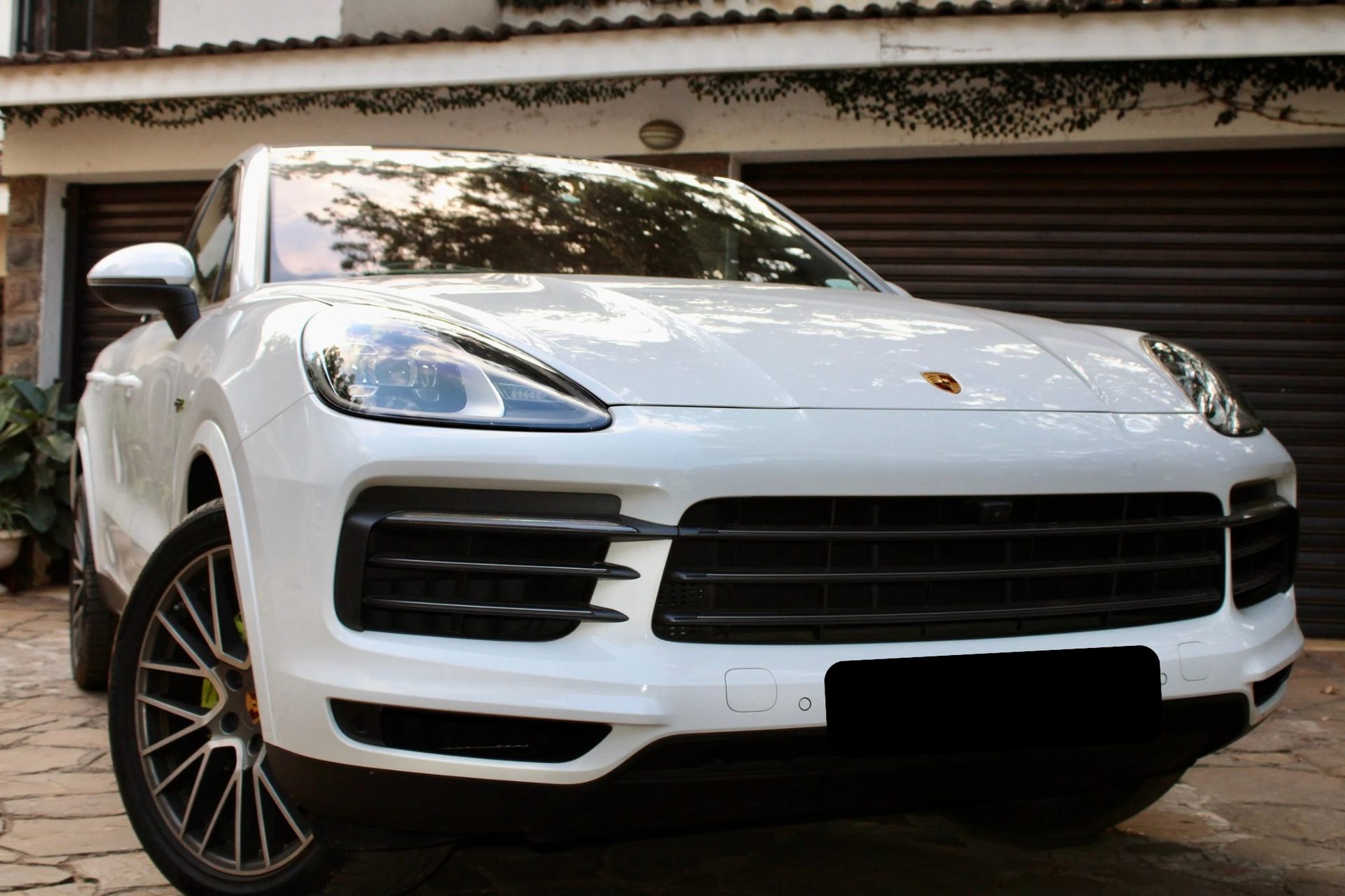 Porsche Cayenne front